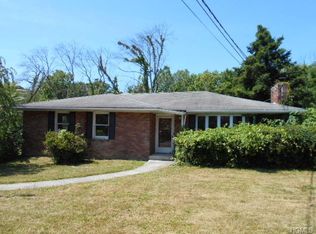 10 Willow Ln, New Windsor, NY 12553