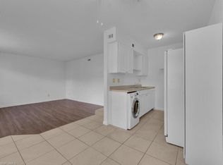 4617 Bayshore Dr APT H5, Naples, FL 34112