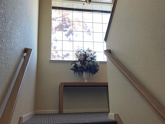 4th image of 478 S Murphy Ave APT 201