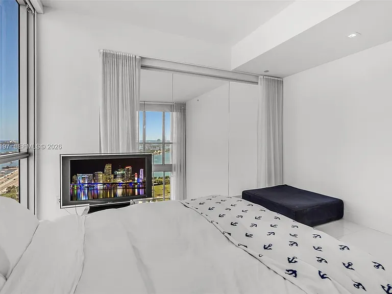 1100 Biscayne Blvd #2907 — Photo 22