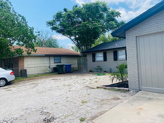 2nd image of 3201 Tiger Ln #1