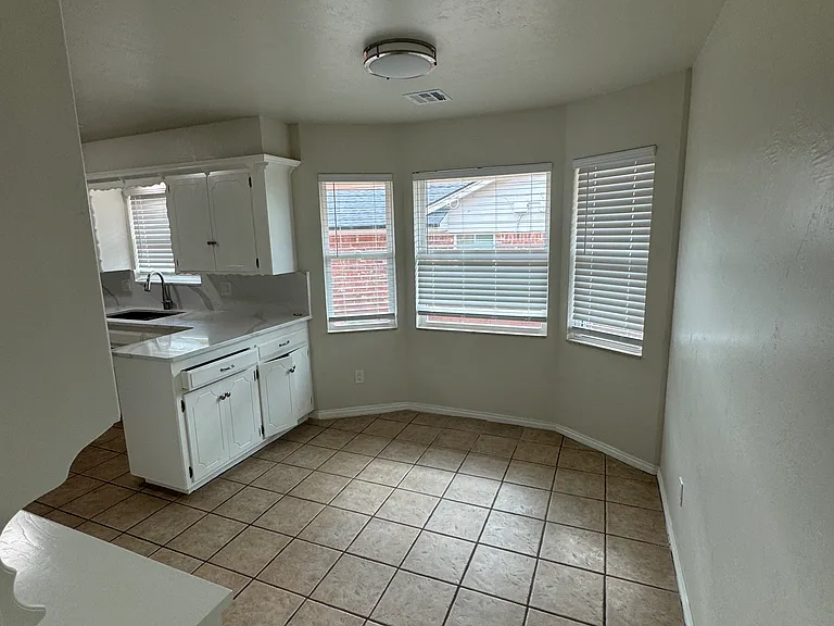 3600 NW 67th St — Photo 7