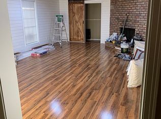 604 N Adams Ave, Rayne, LA 70578