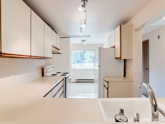 5th image of 260 Newport Way NW #C-20