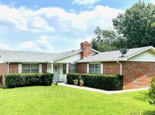 910 E Springdale Loop, Ardmore, OK 73401