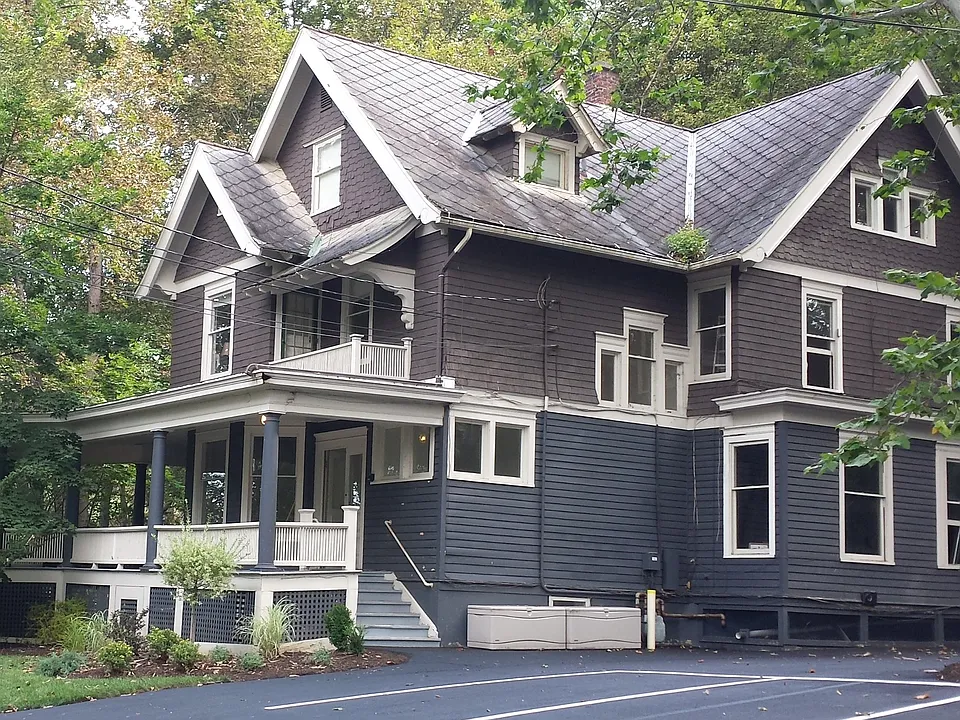 117 Dewitt Pl #2