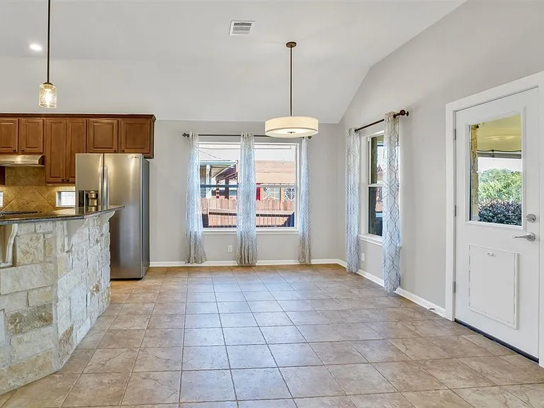 180 Harris Dr — Photo 8