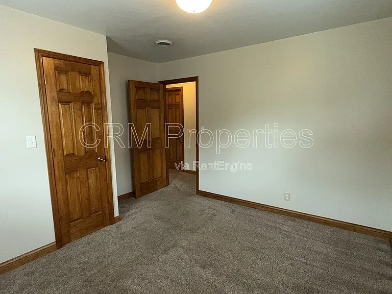 1504 N Philips St — Photo 15