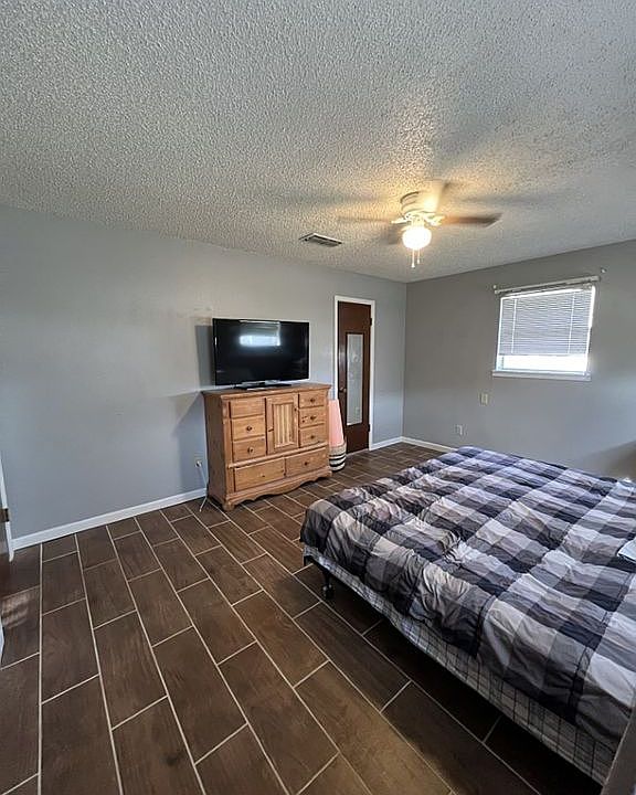 1st image of 809 N Travis St