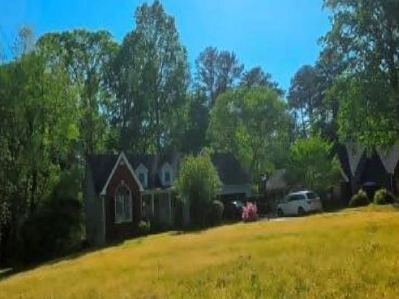 3rd image of 85 Windsong Dr