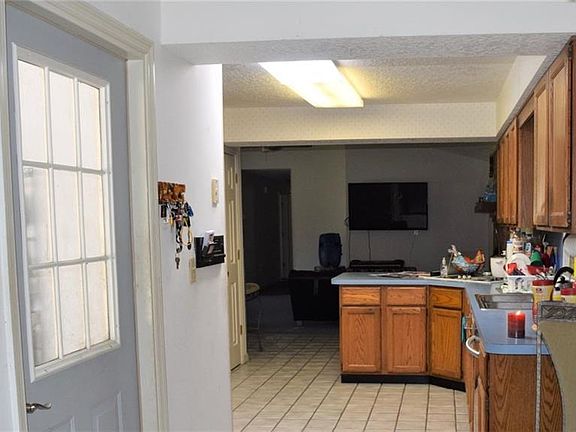 4th image of 1212 Sunny Ct