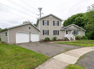 60 Quenby Pl, Stratford, CT 06614