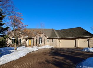 814 Mayflower Ct, Northfield, MN 55057