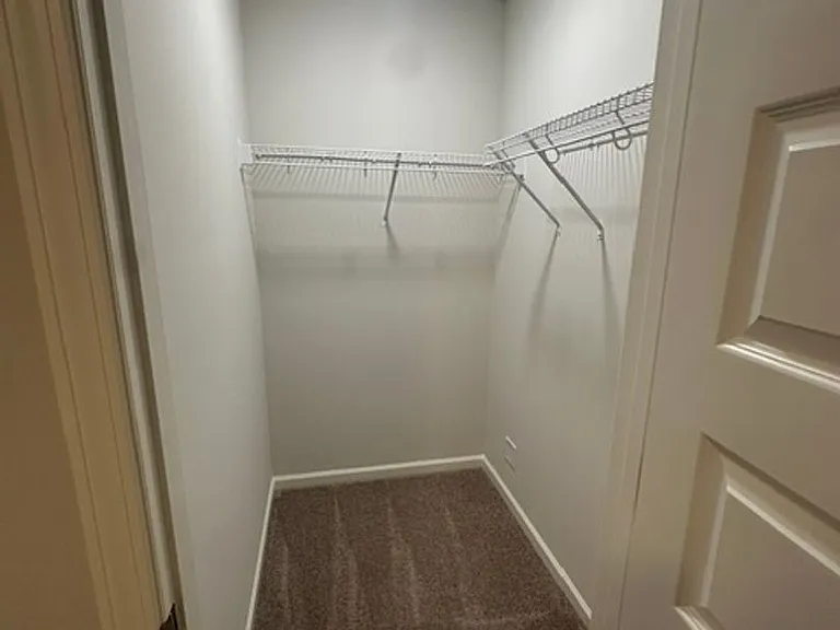 444 Country Club Dr — Photo 17
