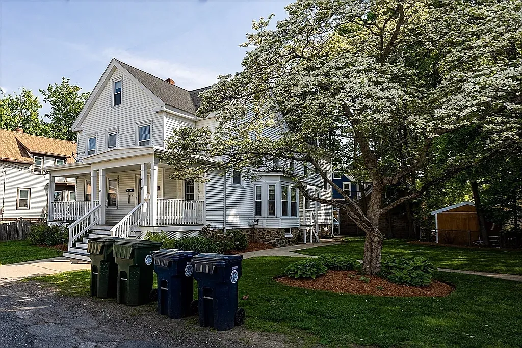3 bed, 1500 sqft, $3,300 — Photo 4