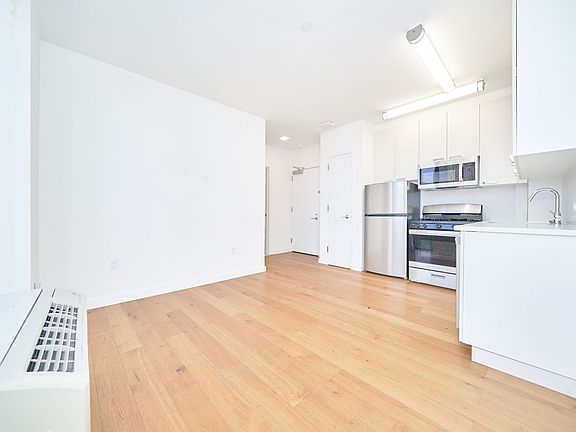 5th image of 2338 2nd Ave #9C
