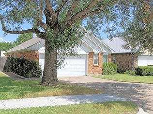 937 Boxwood Dr, Lewisville, TX 75067