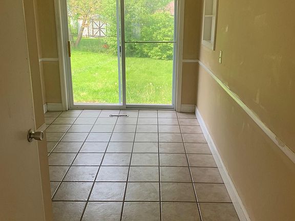 4th image of 261 Morrow Dr