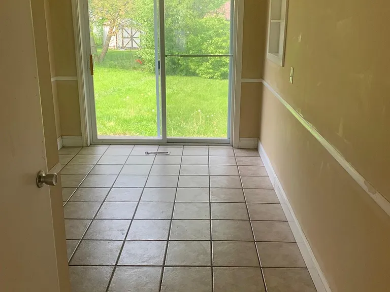 261 Morrow Dr — Photo 3