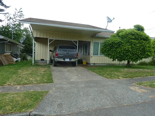 1870 Grape St photo 1