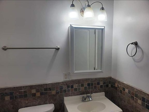 3rd image of 4747 W Congress Pkwy #2