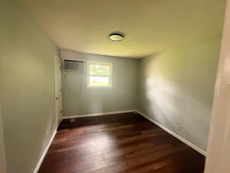 1301 W 14th St — Photo 5