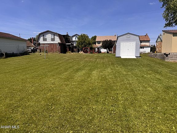 4th image of 127 Harding Ave