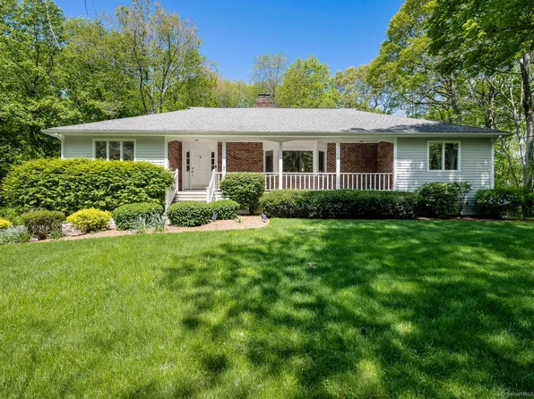 16 Bristol Place, Wilton, CT 06897