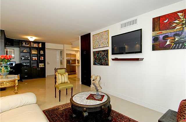 1st image of 300 Mercer St Frnt 2
