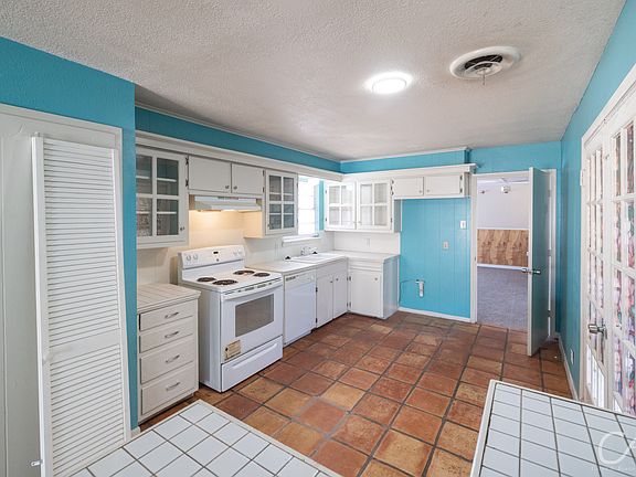 3rd image of 2518 S 41st St