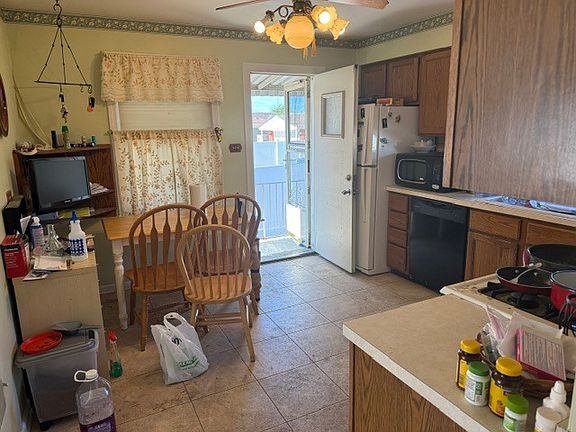 4th image of 4023 Kolze Ave