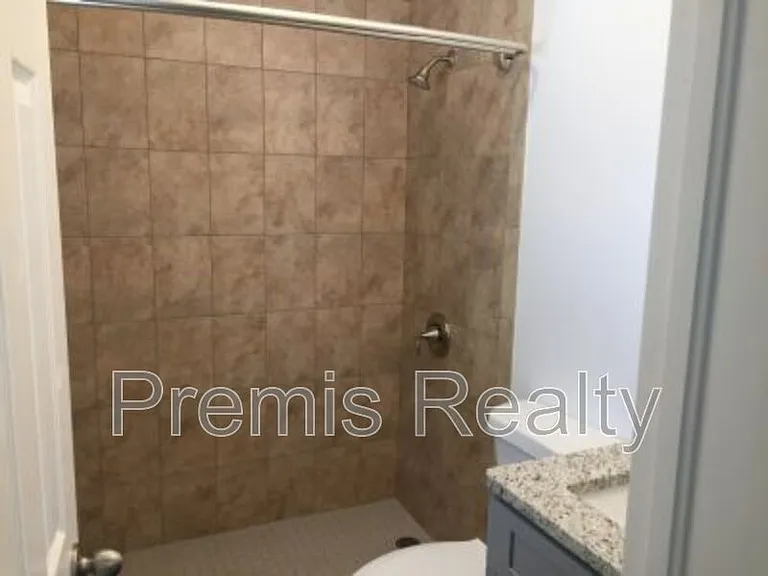 1186 Grove St — Photo 7
