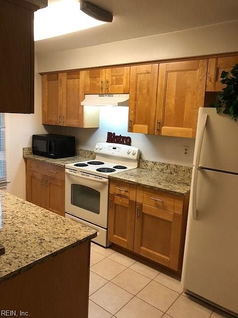 1st image of 612 Pinewood Dr