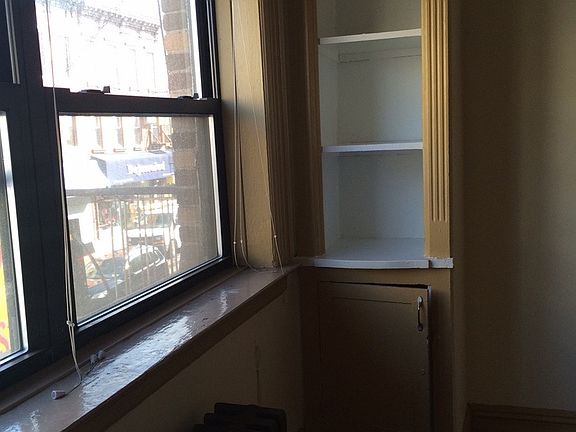 4th image of 671 Manhattan Ave #3F