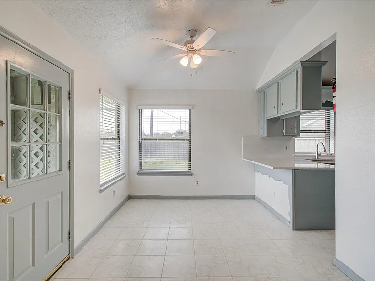 2538 Knights Cir — Photo 14