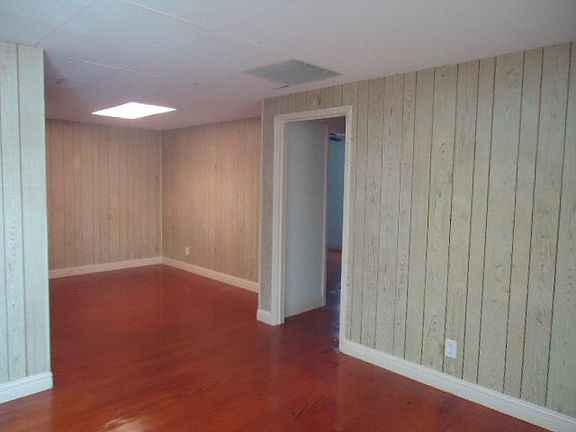 4th image of 314 Simpson St