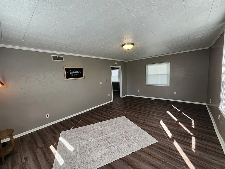 1605 S Union St — Photo 9