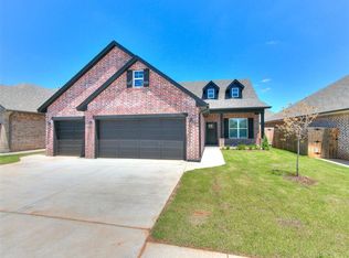10817 NW 28th St, Yukon, OK 73099