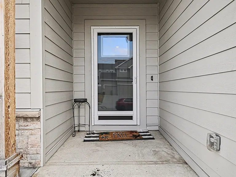 9565 S 183rd Ave — Photo 6