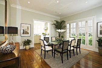 :: 2105 Pine Street