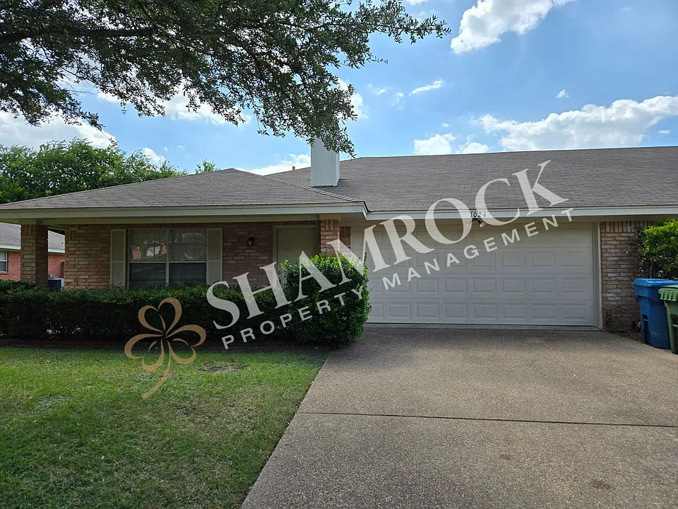 1024 Parkview Cir