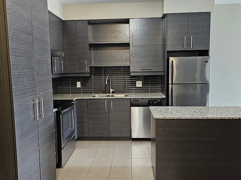 325 S Park Rd #511 — Photo 4