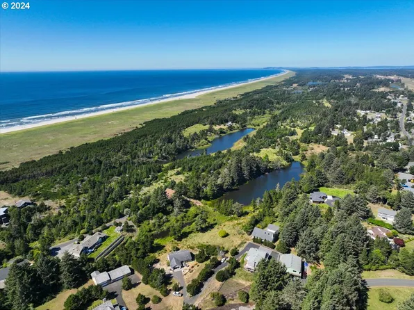 Manion Dr, Warrenton, OR 97146