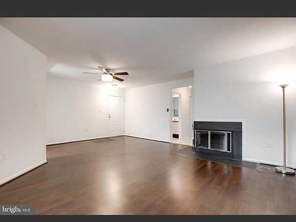 5th image of 7596 Lakeside Village Dr APT C