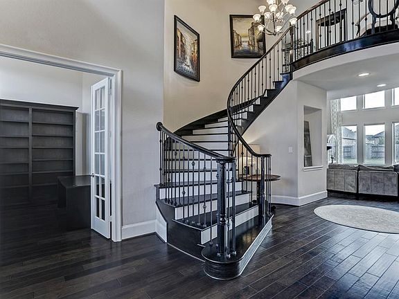 4th image of 1105 Hackberry Branch Ln
