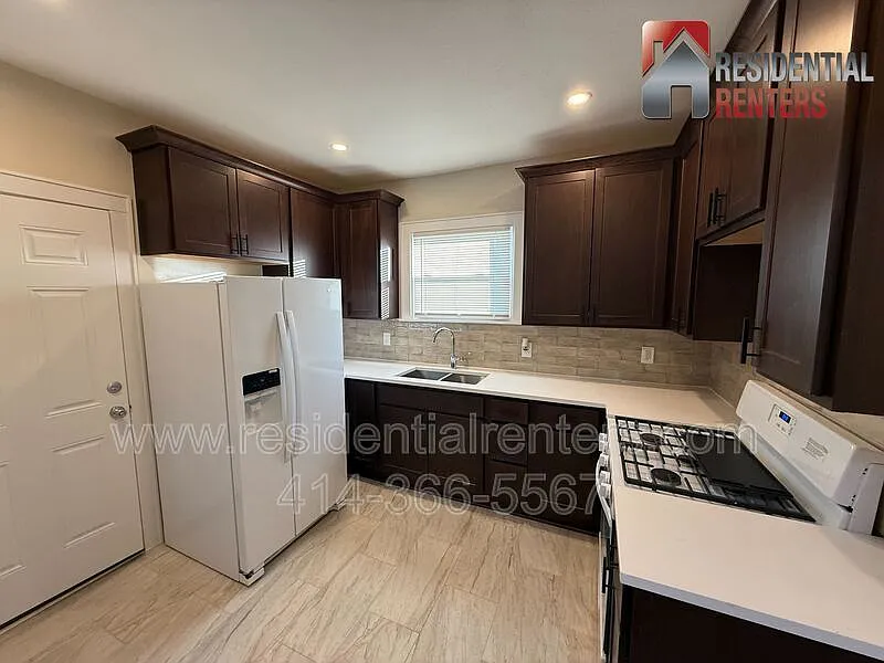 3 bed, 1.0 bath, 1182 sqft, $1,195 — Photo 3