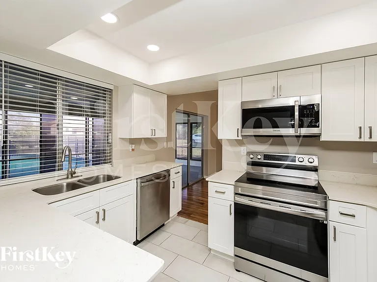2144 Pellam Blvd — Photo 5
