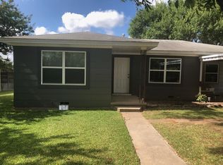 805 N Decatur St, Saint Jo, TX 76265