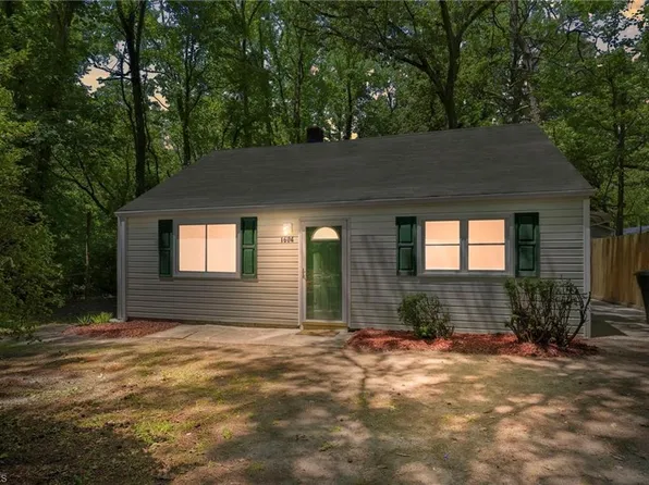1604 Victory St, Greensboro, NC 27407