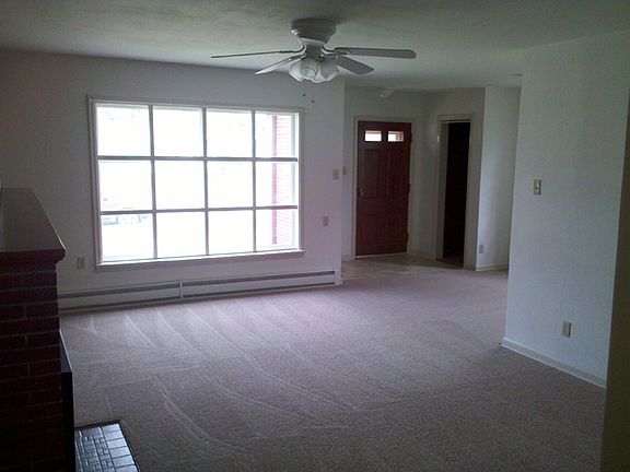 3rd image of 329A McLeod Ave